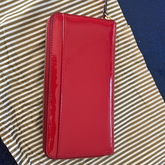 NWT Kate Spade Wallet. Garnet (612) Neda Carlisle Street. - Picture 2 of 4